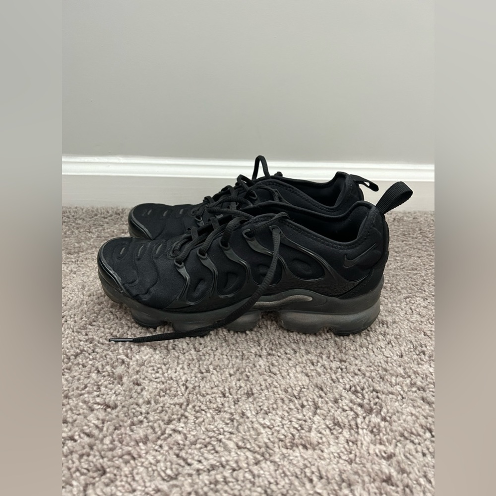 boys all black vapormax